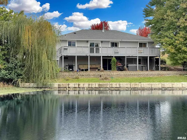 $325,000 | 10250 West Lake Camelot Drive, Mapleton, IL 61547