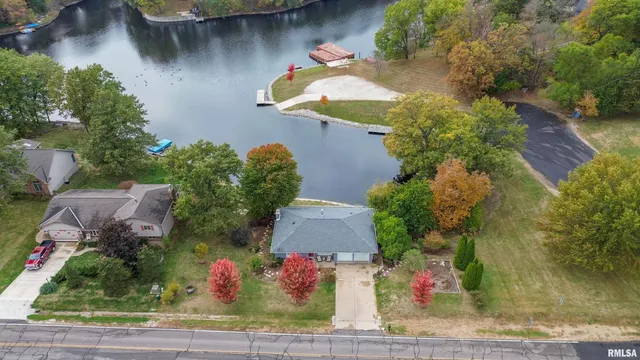 $325,000 | 10250 West Lake Camelot Drive, Mapleton, IL 61547