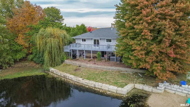 $325,000 | 10250 West Lake Camelot Drive, Mapleton, IL 61547