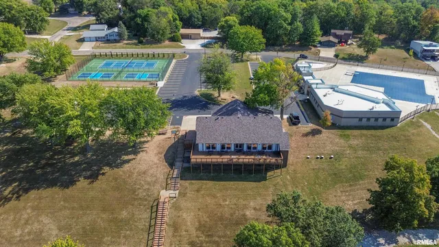 $325,000 | 10250 West Lake Camelot Drive, Mapleton, IL 61547