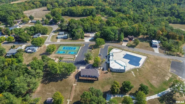 $325,000 | 10250 West Lake Camelot Drive, Mapleton, IL 61547