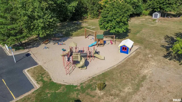 $325,000 | 10250 West Lake Camelot Drive, Mapleton, IL 61547