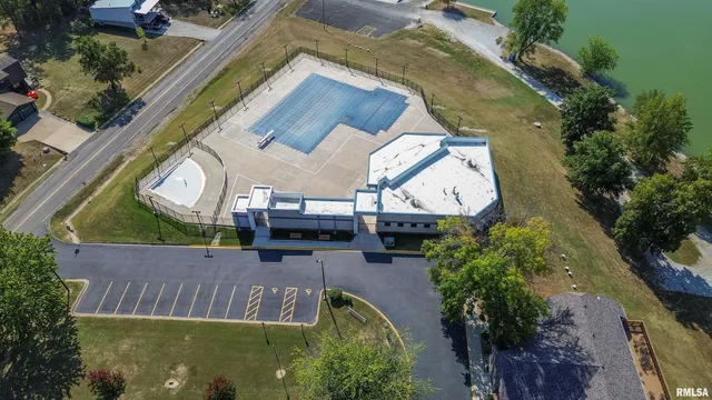 $325,000 | 10250 West Lake Camelot Drive, Mapleton, IL 61547