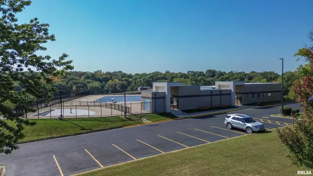 $325,000 | 10250 West Lake Camelot Drive, Mapleton, IL 61547