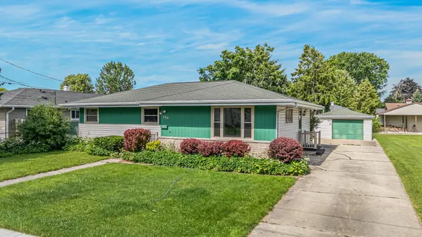 $239,900 | 704 John Street, Menasha, WI 54952
