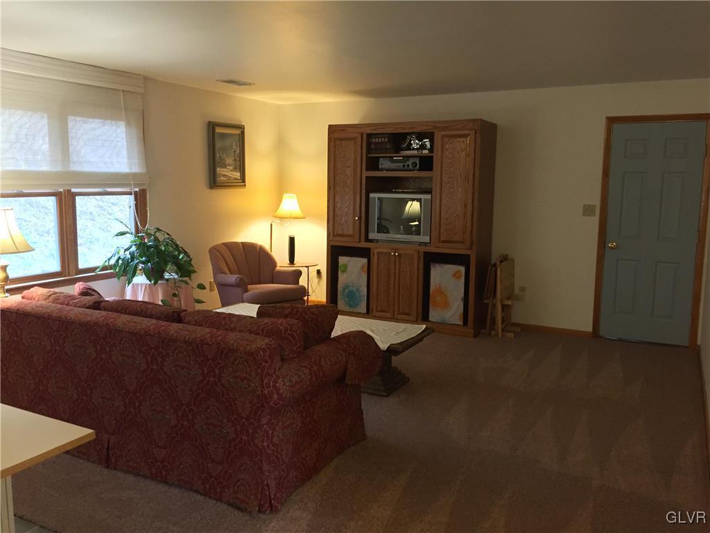 4662 Peach Bottom Road Coplay, PA 18037 - Photo 7 of 28 Family Room