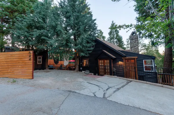 $599,000 | 644 Cedar Lane, Twin Peaks, CA 92391