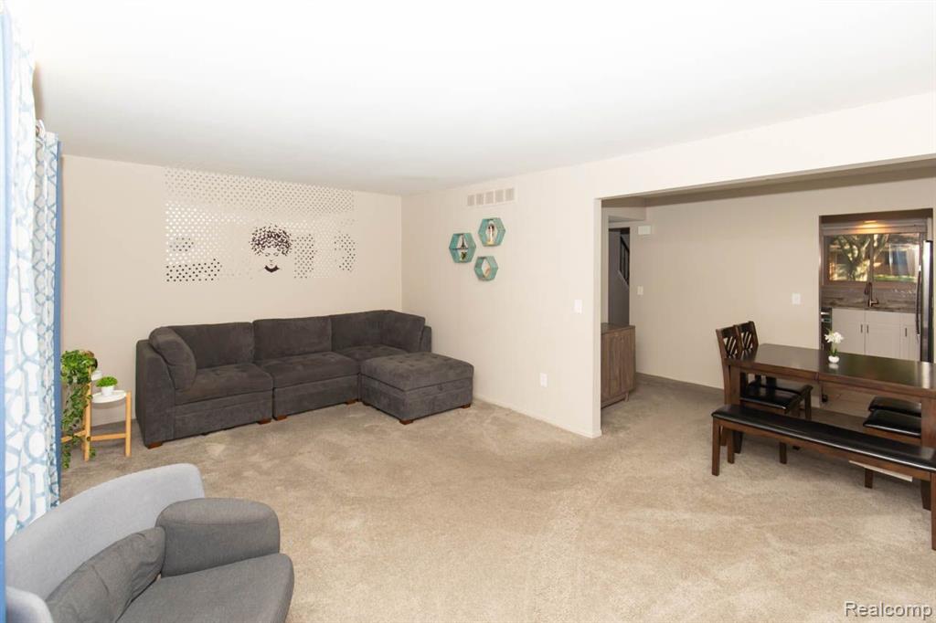 3912 Old Creek Road Troy, MI 48084 - Photo 15 of 38 Gallery Image 15