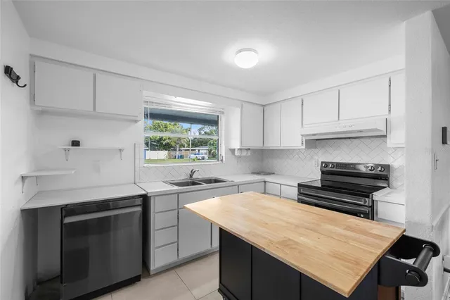 $315,000 | 3338 Cambridge Drive, Sarasota, FL 34232