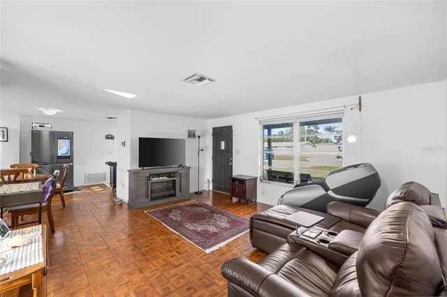 $315,000 | 3338 Cambridge Drive, Sarasota, FL 34232