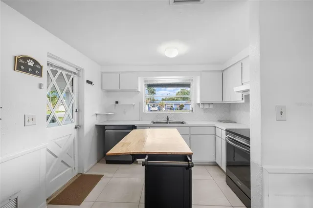 $315,000 | 3338 Cambridge Drive, Sarasota, FL 34232