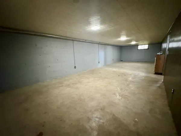 $2,600 | 6809 A Highway 71, Oswego, IL 60543