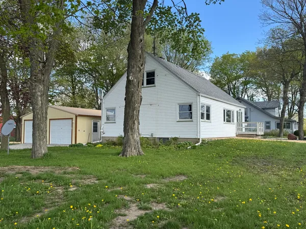 $2,600 | 6809 A Highway 71, Oswego, IL 60543