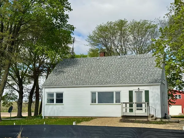 $2,600 | 6809 A Highway 71, Oswego, IL 60543