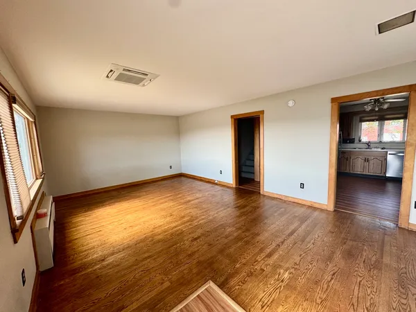 $2,600 | 6809 A Highway 71, Oswego, IL 60543