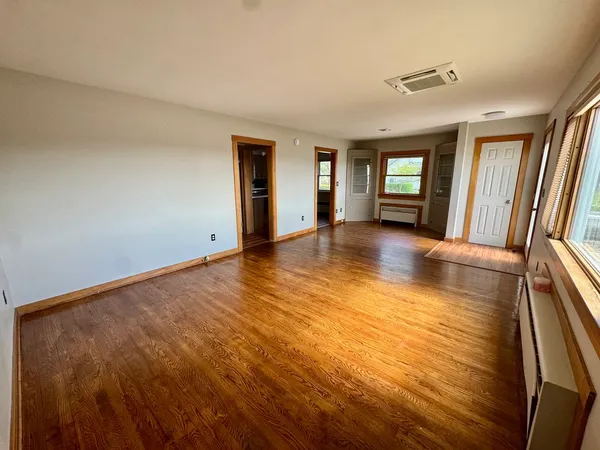 $2,600 | 6809 A Highway 71, Oswego, IL 60543
