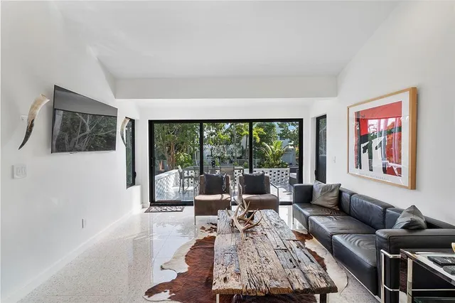 $1,350,000 | 450 North Victoria Park Road, Fort Lauderdale, FL 33301