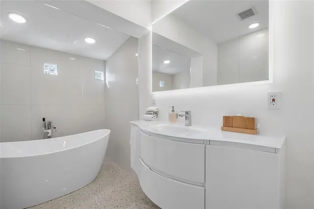 $1,350,000 | 450 North Victoria Park Road, Fort Lauderdale, FL 33301