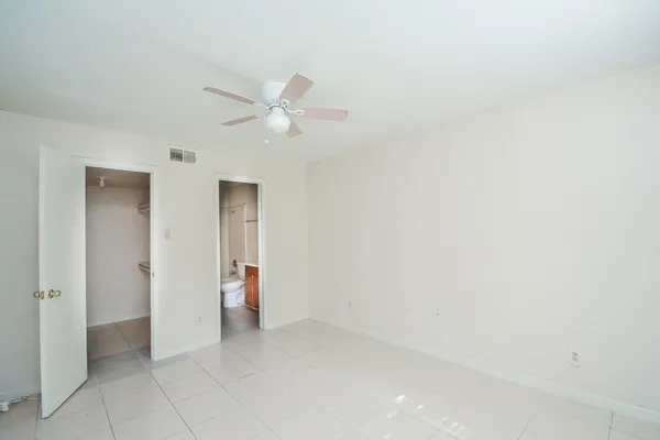 $90,000 | 9700 Leawood Boulevard, Unit 1601, Houston, TX 77099