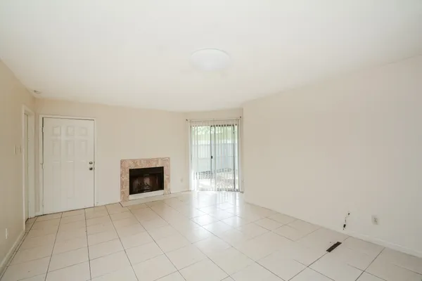 $90,000 | 9700 Leawood Boulevard, Unit 1601, Houston, TX 77099