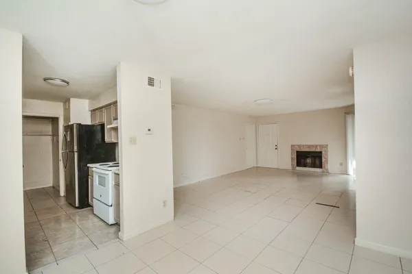 $90,000 | 9700 Leawood Boulevard, Unit 1601, Houston, TX 77099