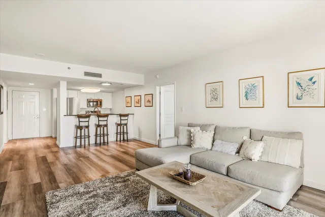 $339,900 | 300 South Duval Street, Unit 1808, Tallahassee, FL 32301