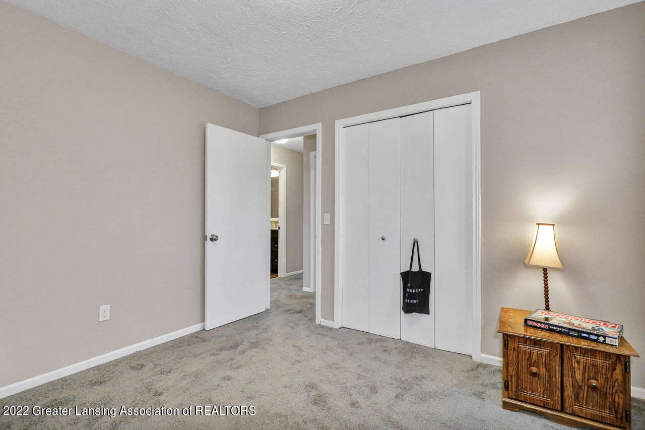 3117 Colchester Road Lansing, MI 48906 - Photo 20 of 38 _I3A1449