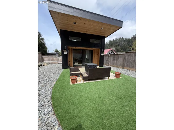 $309,000 | 94254 11th Street, Gold Beach, OR 97444