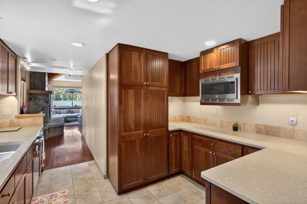 15735 Donner Pass Road Truckee, CA 96161 - Photo 7 of 27