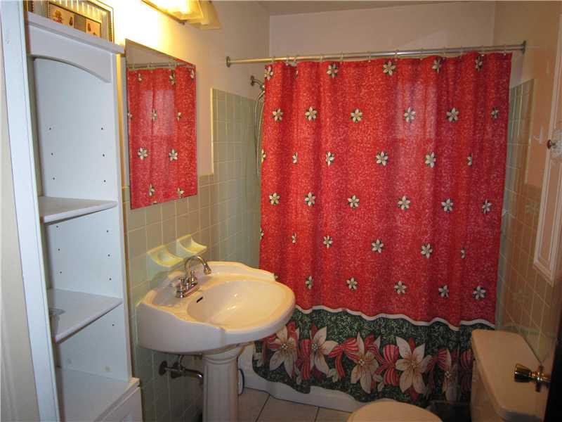 457 Bitner Road Smock, PA 15480 - Photo 8 of 16 Full Bath. First Floor