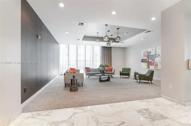 $989,000 | 9225 Collins Avenue, Unit 501, Surfside, FL 33154