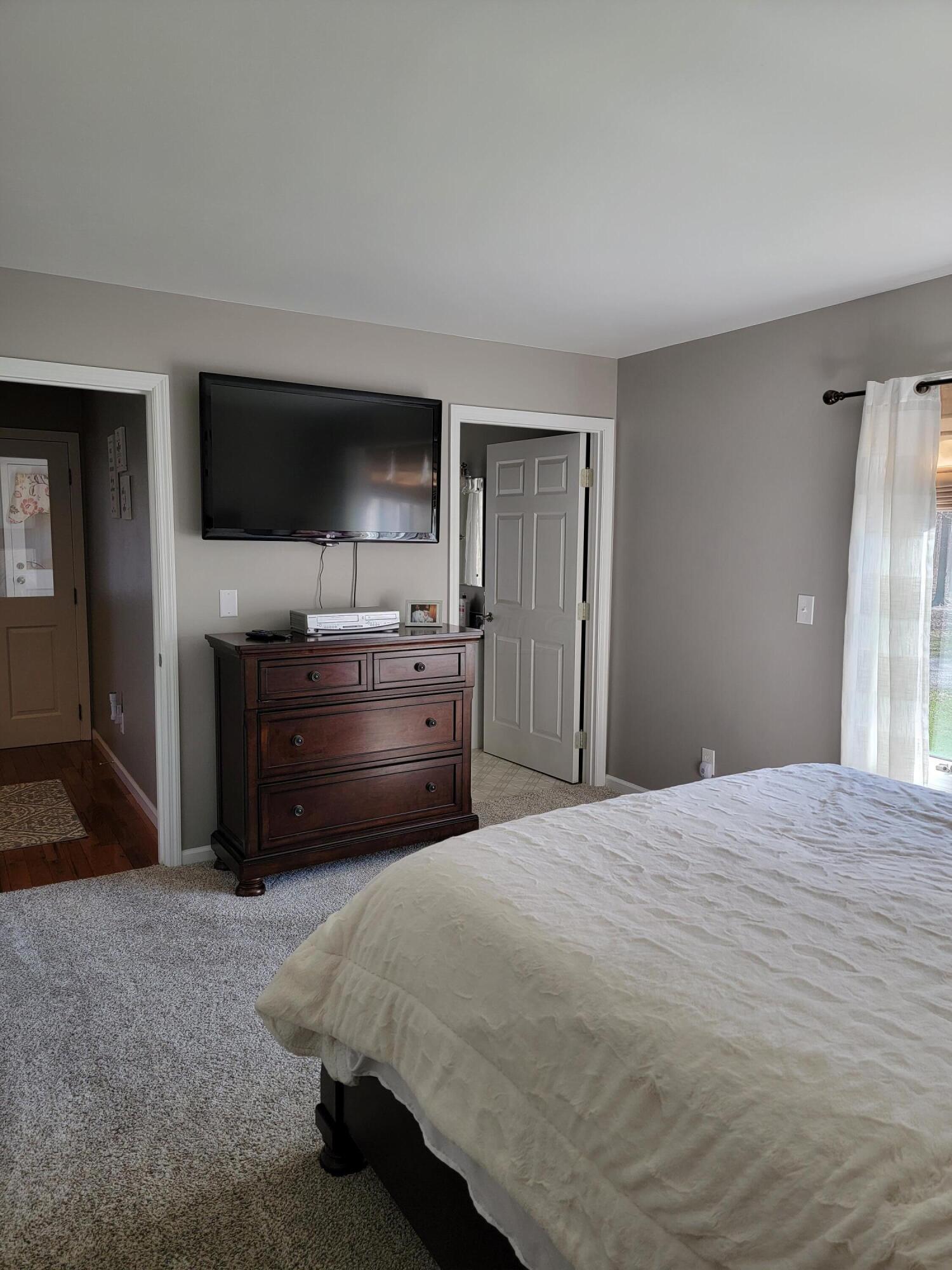 189 McAdams Road Cable, OH 43009 - Photo 18 of 38 OWNER SUITE