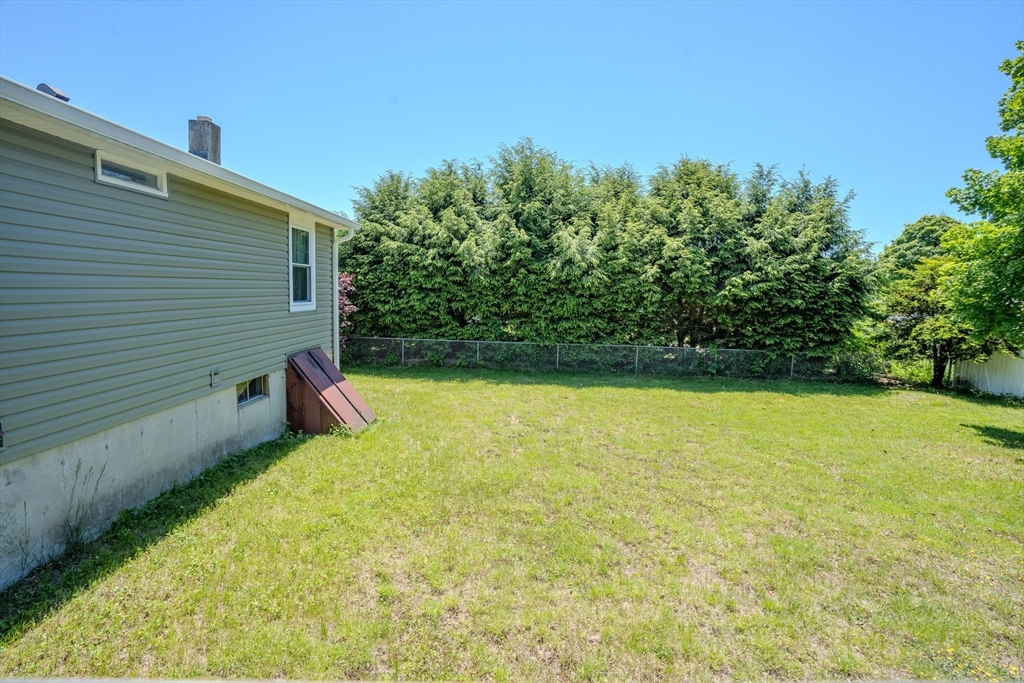 18 Plainfield Road Pepperell, MA 01463 - Photo 17 of 20