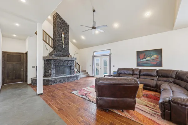 $939,999 | 5365 159th Avenue Southeast, Kindred, ND 58051