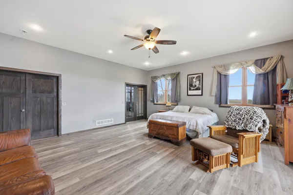 $939,999 | 5365 159th Avenue Southeast, Kindred, ND 58051