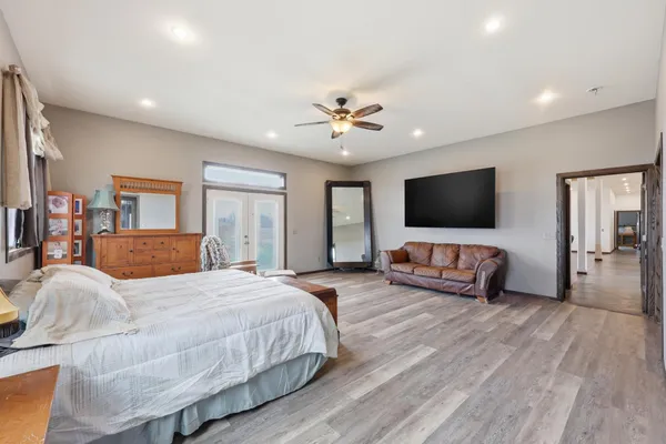 $939,999 | 5365 159th Avenue Southeast, Kindred, ND 58051