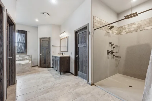 $939,999 | 5365 159th Avenue Southeast, Kindred, ND 58051
