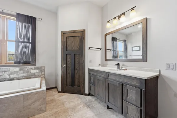 $939,999 | 5365 159th Avenue Southeast, Kindred, ND 58051