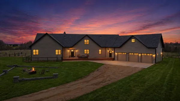 $939,999 | 5365 159th Avenue Southeast, Kindred, ND 58051