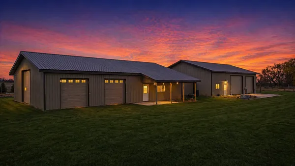 $939,999 | 5365 159th Avenue Southeast, Kindred, ND 58051