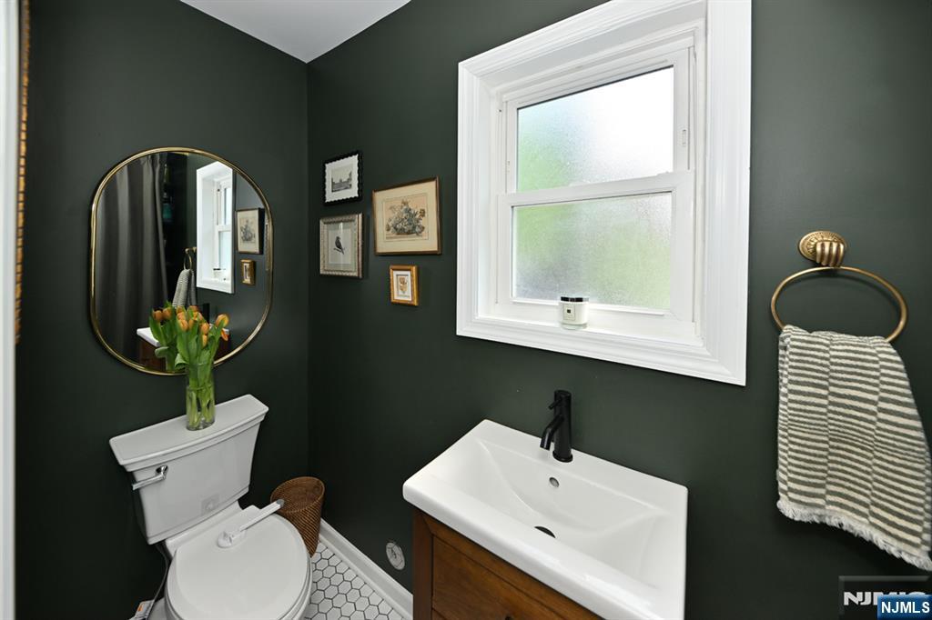 401 Chestnut Street Nutley, NJ 07110 - Photo 15 of 43