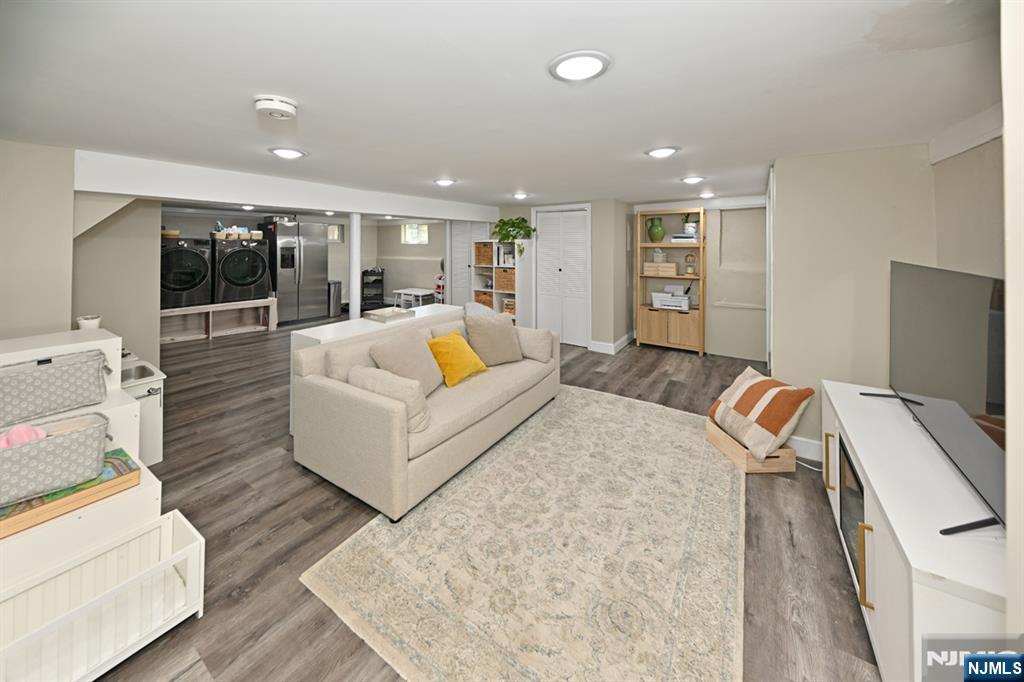 401 Chestnut Street Nutley, NJ 07110 - Photo 22 of 43
