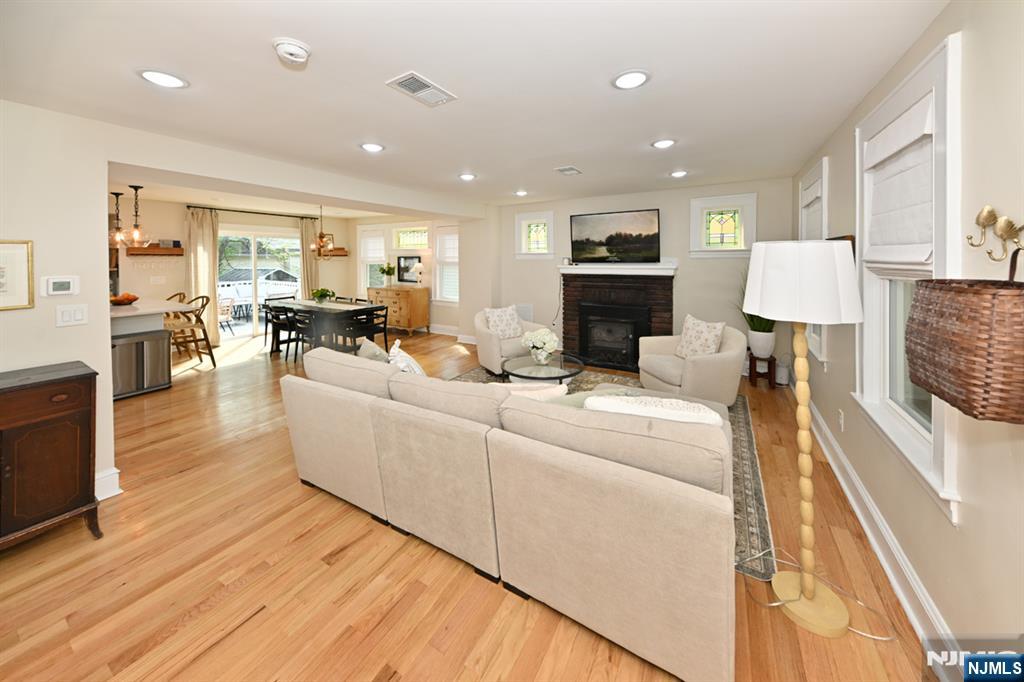 401 Chestnut Street Nutley, NJ 07110 - Photo 3 of 43