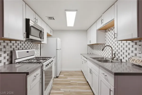 $1,300 | 441 North Lamb Boulevard, Unit C, Las Vegas, NV 89110