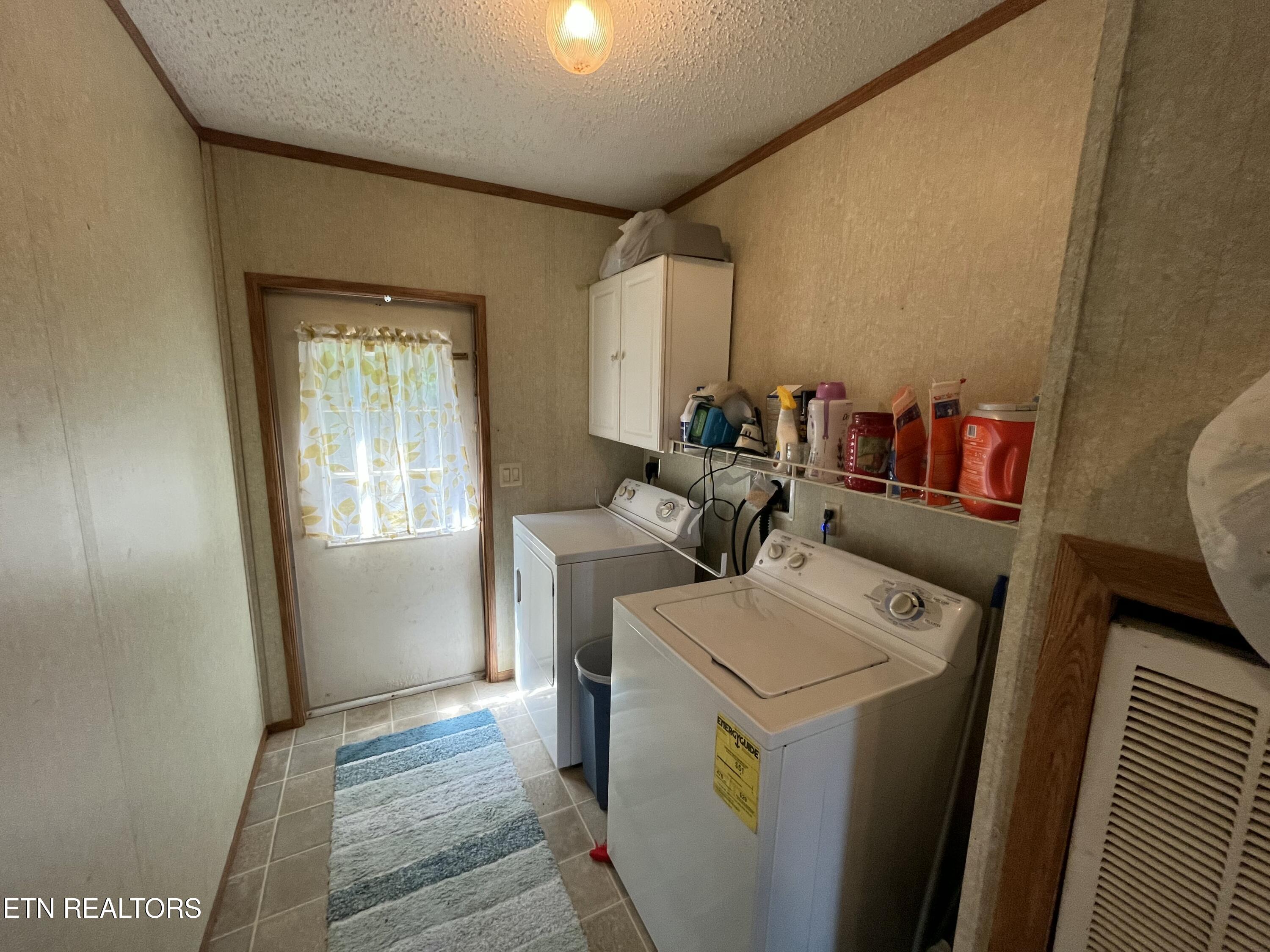 380 Harrison Road Madisonville, TN 37354 - Photo 17 of 22 380 Harrison Rd laundry