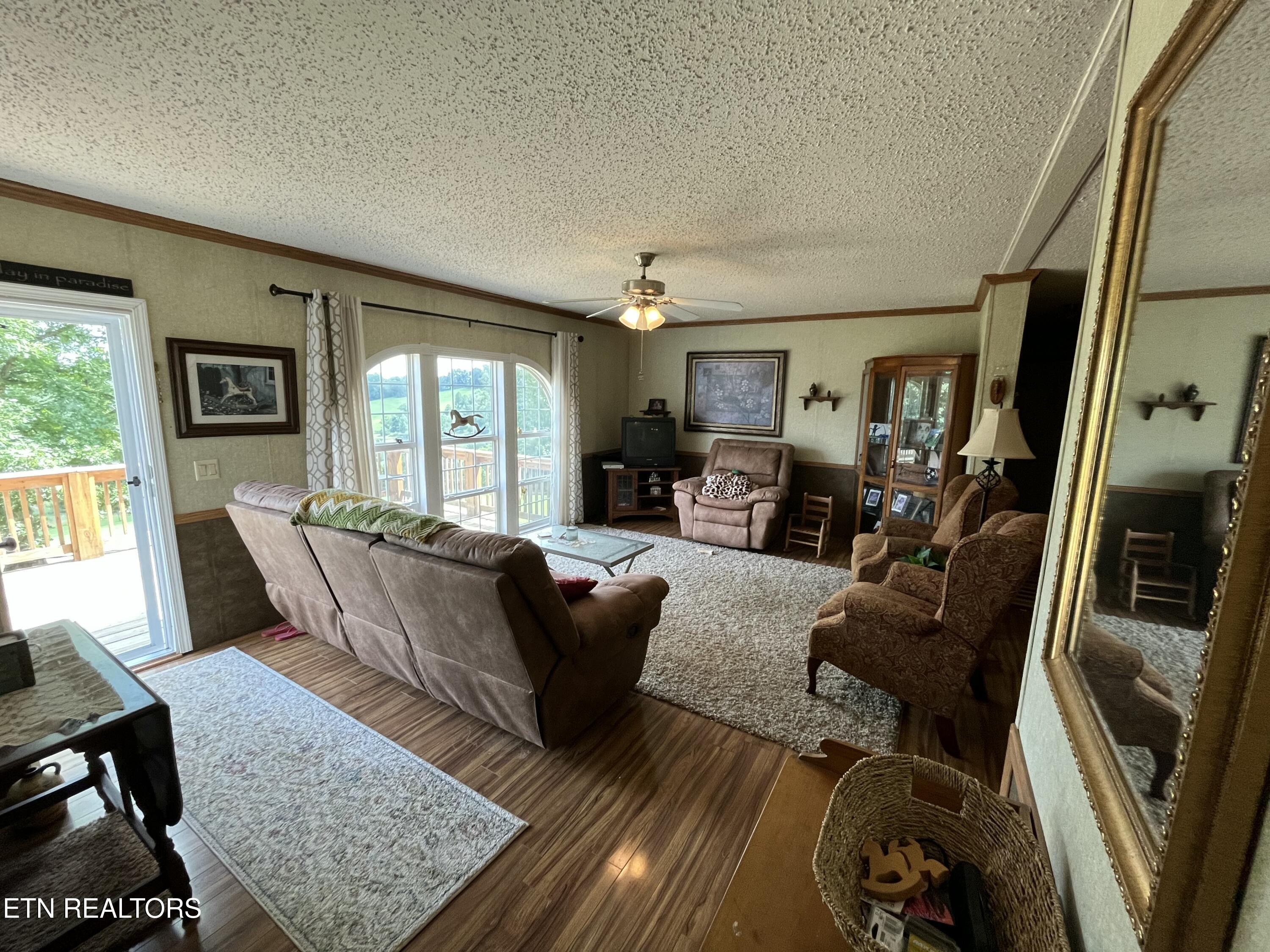 380 Harrison Road Madisonville, TN 37354 - Photo 8 of 22 380 Harrison Rd Living