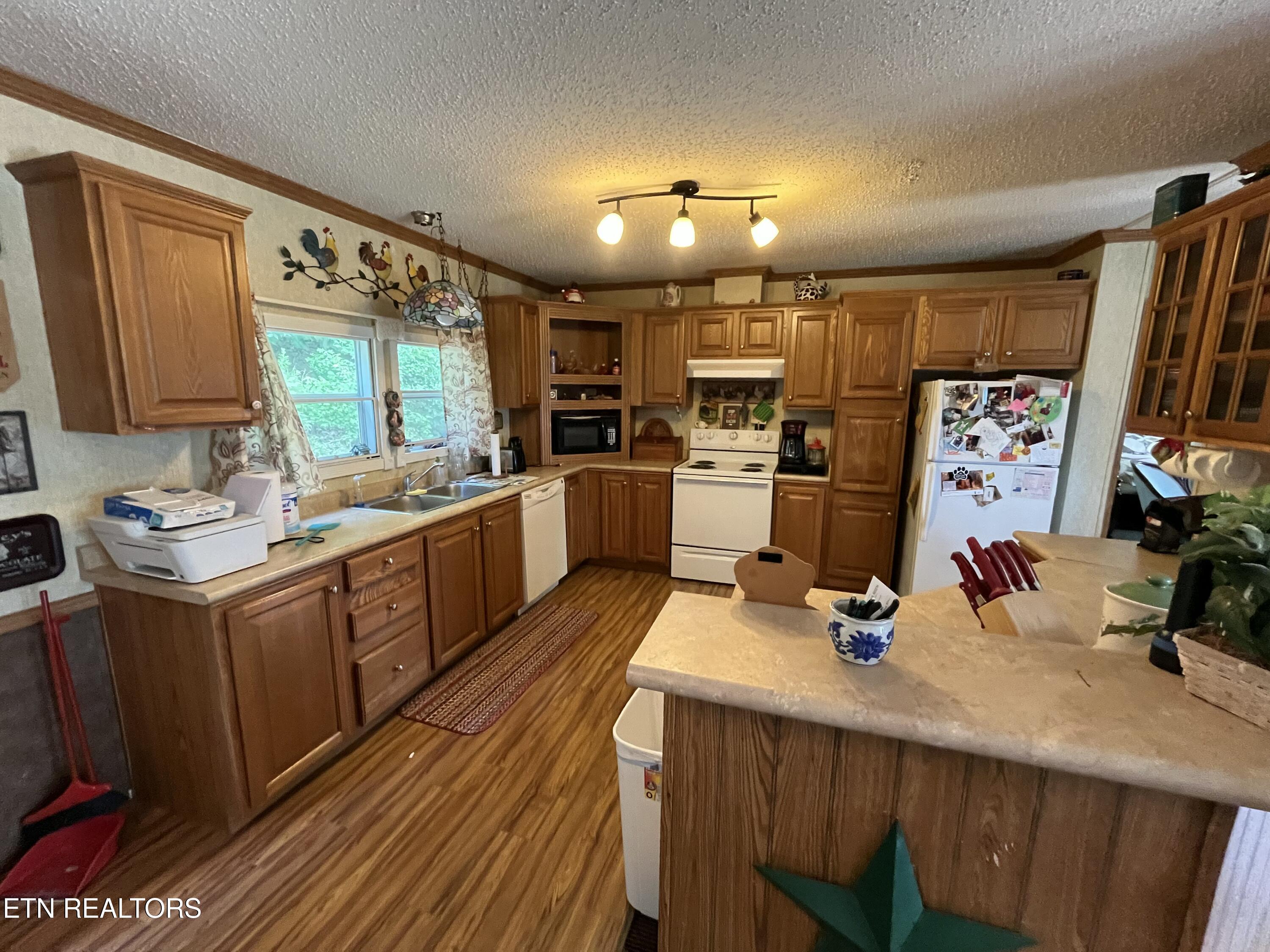 380 Harrison Road Madisonville, TN 37354 - Photo 10 of 22 380 Harrison Rd Kitchen