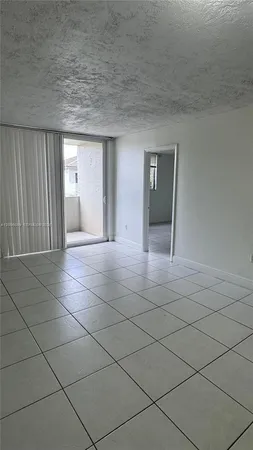$2,050 | 10090 Northwest 80th Court, Unit 1203, Hialeah Gardens, FL 33016