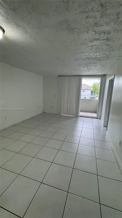 $2,050 | 10090 Northwest 80th Court, Unit 1203, Hialeah Gardens, FL 33016