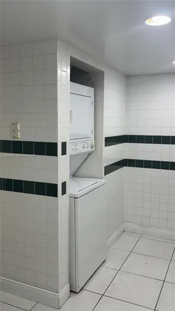 $2,050 | 10090 Northwest 80th Court, Unit 1203, Hialeah Gardens, FL 33016